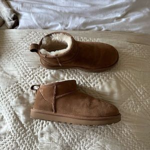 Ultra Mini Uggs size 7